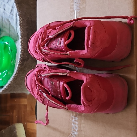 Reebok Cardi B ( US5 GS-US 6.5 W) PINK - Picture 4 of 6